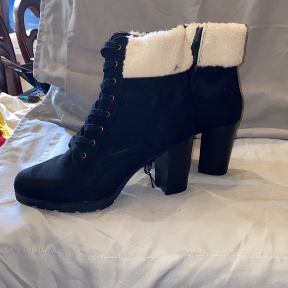 New W/O Box 12 Thompson Black Boots Size 9M - Picture 3 of 5